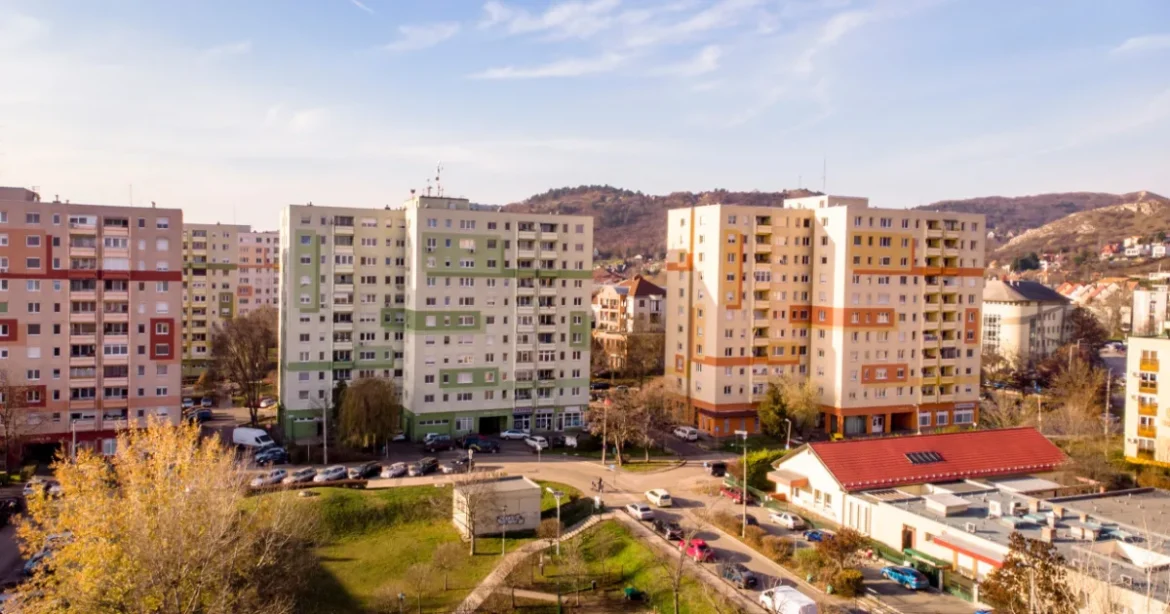 Drasztikus fordulat a magyar lakáspiacon: a vevők milliókat alkudhatnak le az árból